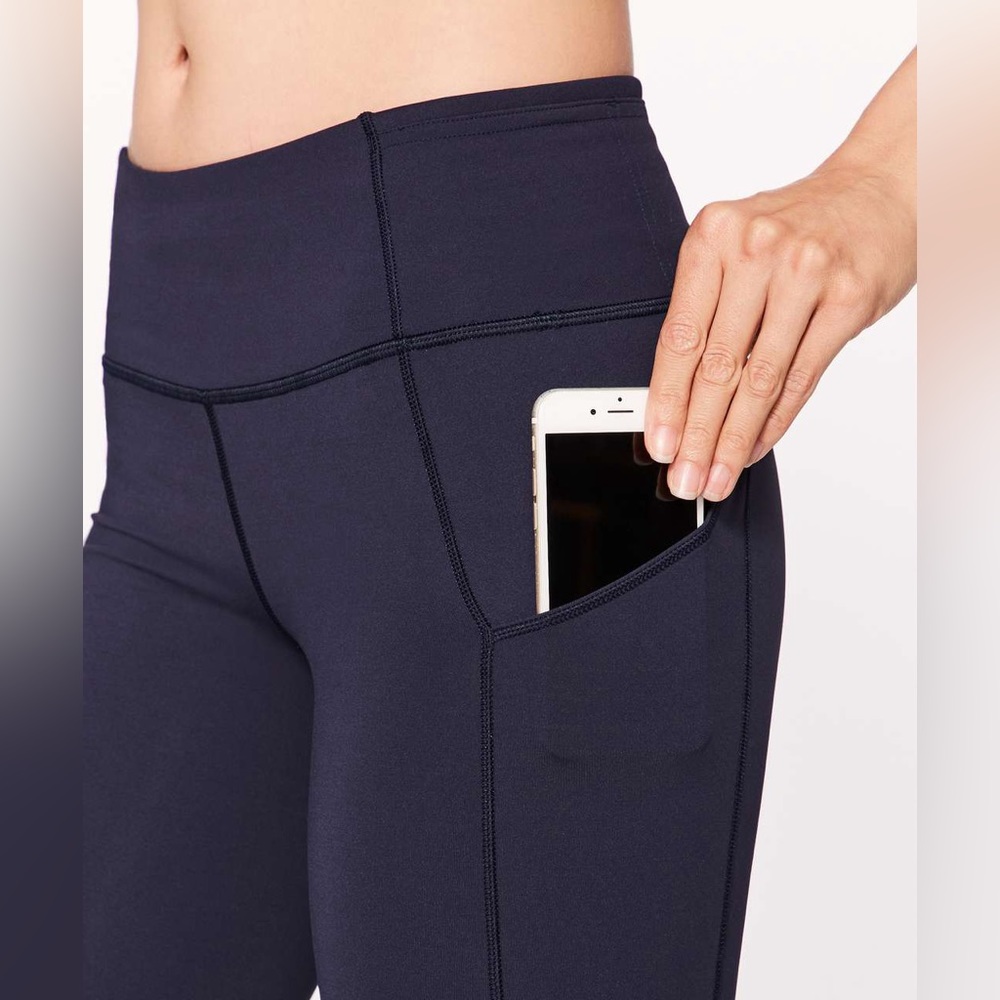 Lululemon Run On Cropped Tight in Midnight Navy